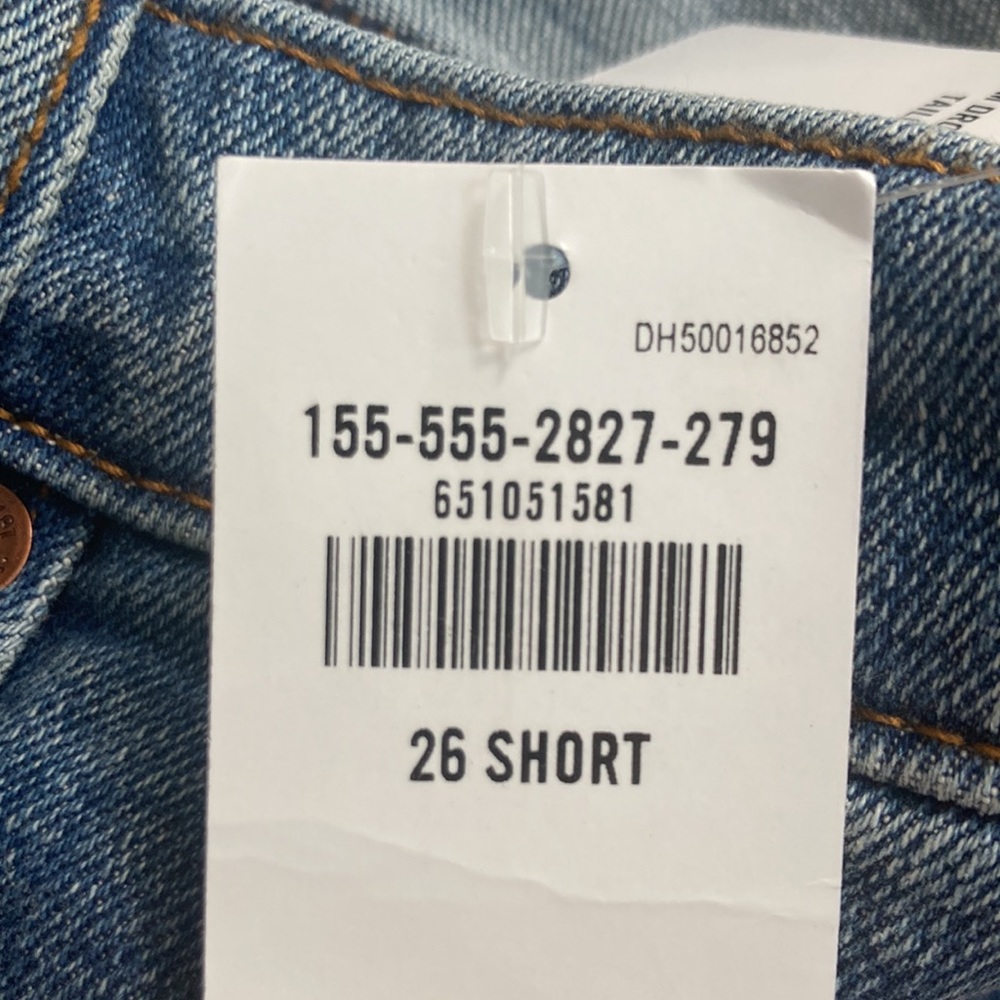 BRAND NEW Abercrombie 90s Slim Straight Ultra High Rise - Short - Picture 5 of 5
